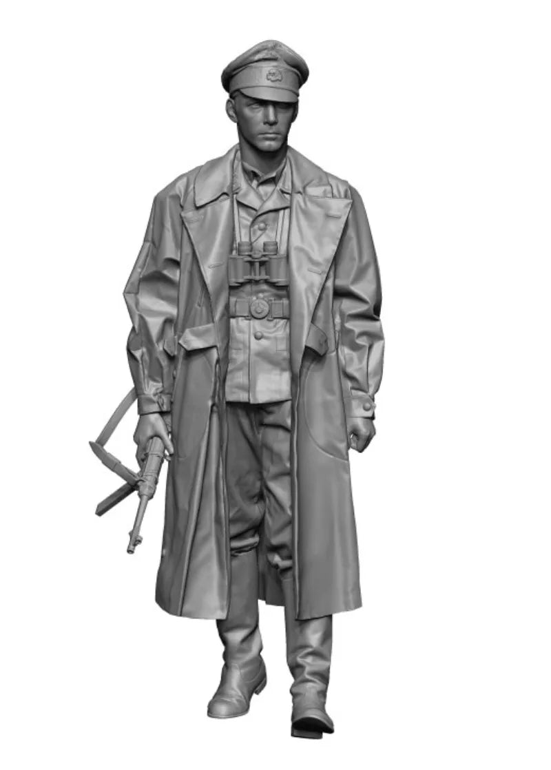 1/16 WWII German Officer in Greatcoat with Holstered Pistol, Resin Model Figure Kit, Unassembled and Unpainted