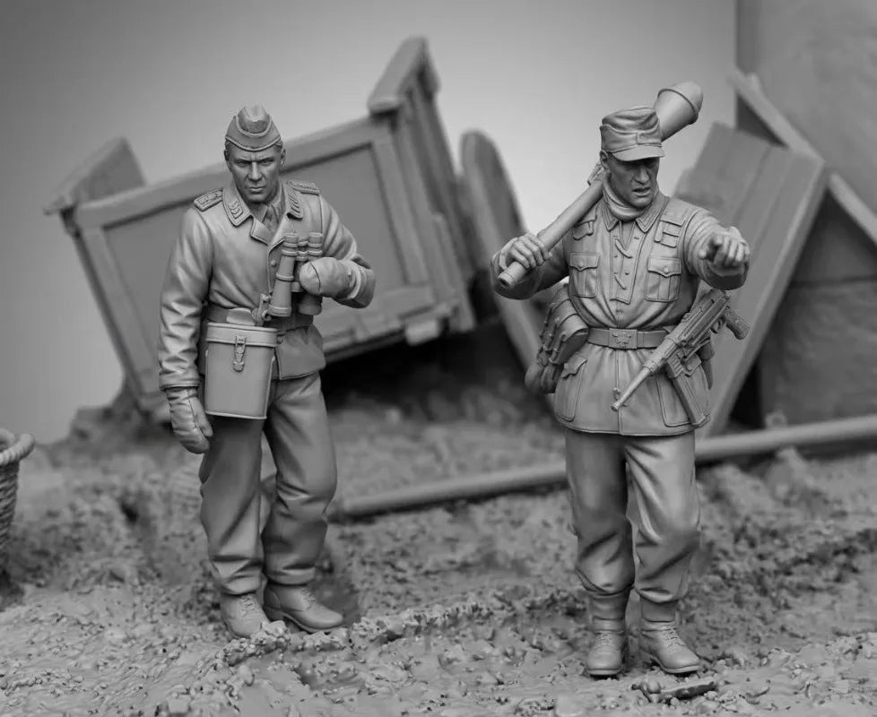 1/35 WWII German Commanders & Infantry, 8 Figures, Resin Model Figure Kit, Unassembled and Unpainted