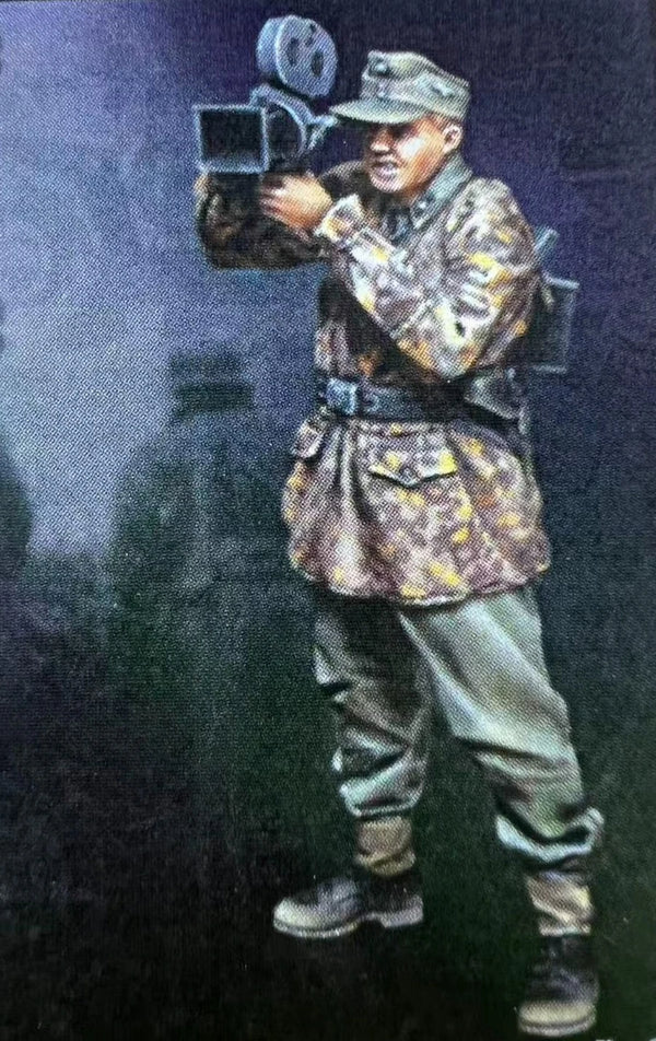 1/35 Modern Photographer, Resin Model Figure Kit, Unassembled and Unpainted
