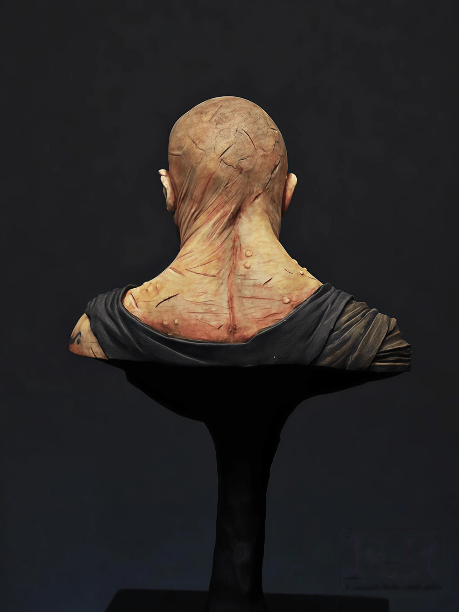 Sci-Fi Tribal Warrior Male Bust 1/16 Resin Kit - resin model view 2