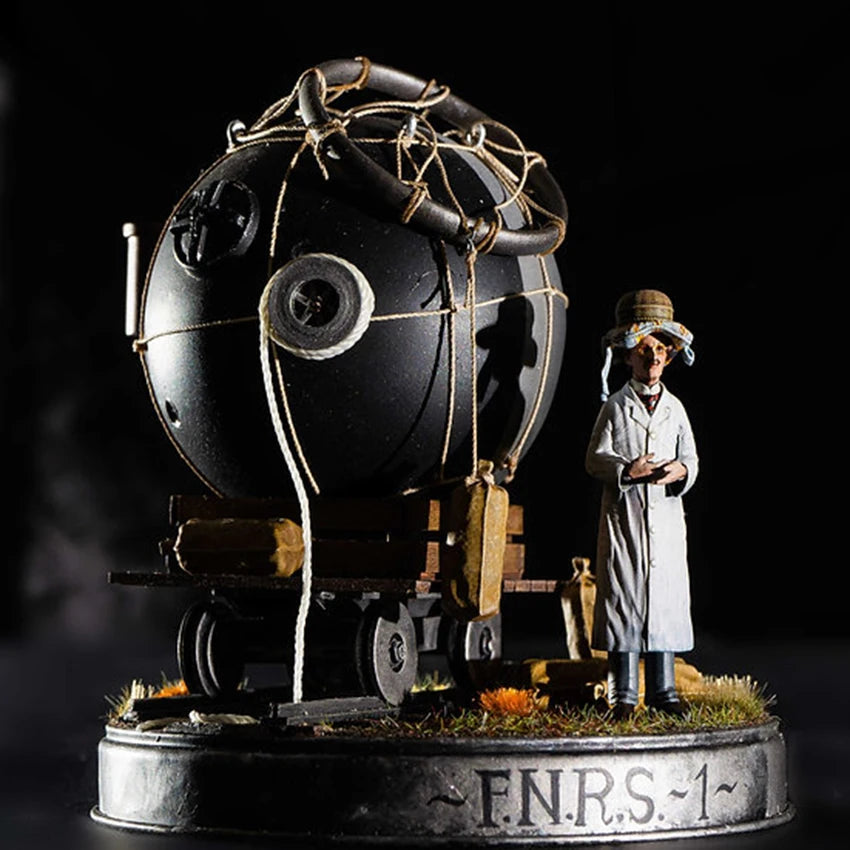 1/35 WWI Airship Dirigible, 2 Figures, Resin Model Diorama Kit, Unassembled and Unpainted