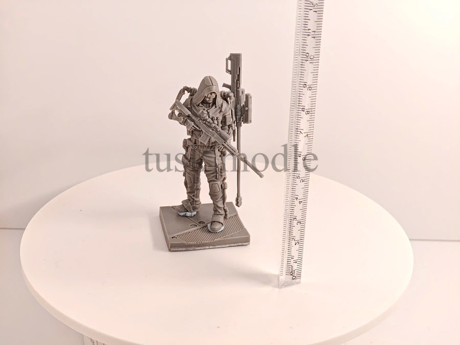 Sci-Fi Female Operator with Advanced Rifle 1/24 Resin Figure Kit - resin model view 4