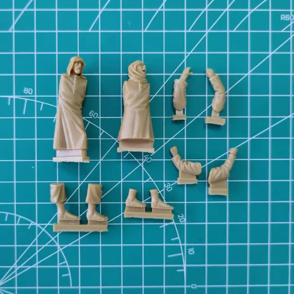 1/35 WWII German Military Personnel, 2 Figures, Resin Model Figure Kit, Unassembled and Unpainted