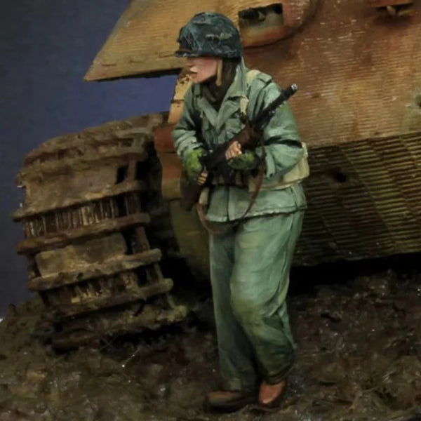 1/35 WWII US Combat Infantryman with M1 Garand, Resin Model Figure Kit, Unassembled and Unpainted