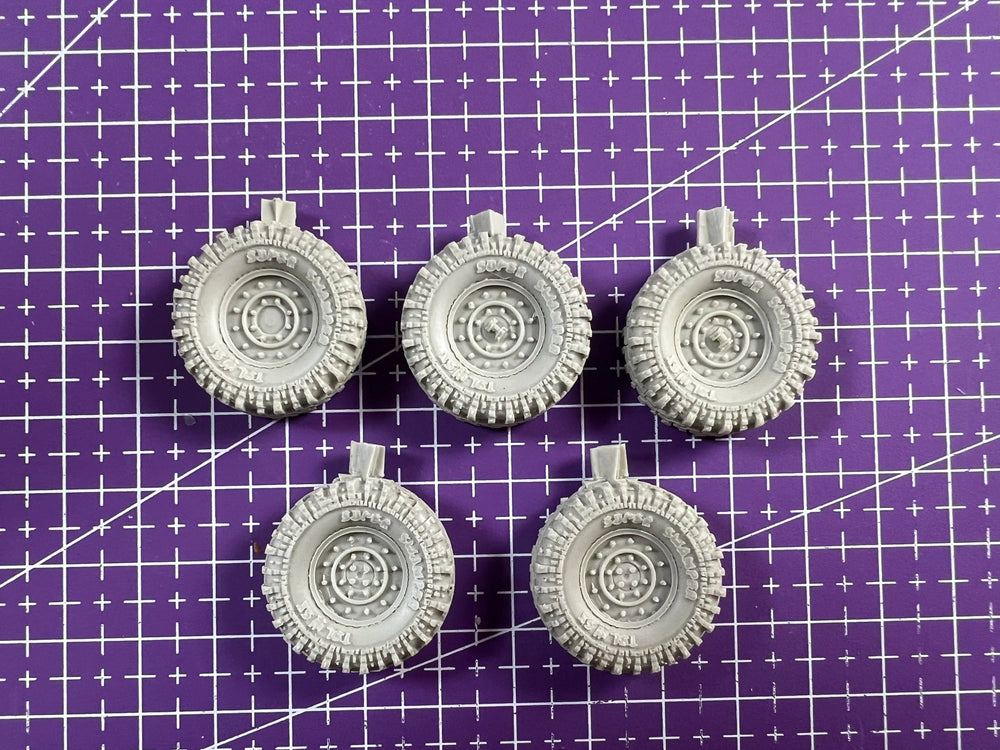23mm Modern Humvee M1114 Mud Tire Accessories, Resin Model Accessory Kit, Unpainted