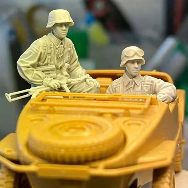 1/35 WWI Military Soldiers and Transport, 4 Figures, Resin Model Diorama Kit, Unassembled and Unpainted