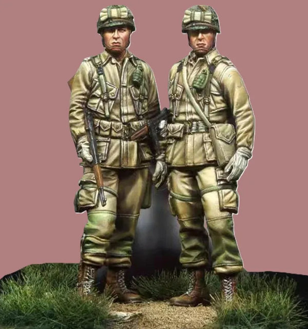 1/35 WWI Khaki Soldiers, 2 Figures, Resin Model Figure Kit, Unassembled and Unpainted