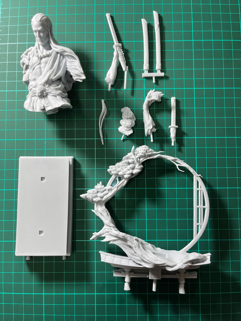 Female with Dragon Motifs, Resin Model Figure Kit, Fantasy Theme, Unassembled and Unpainted