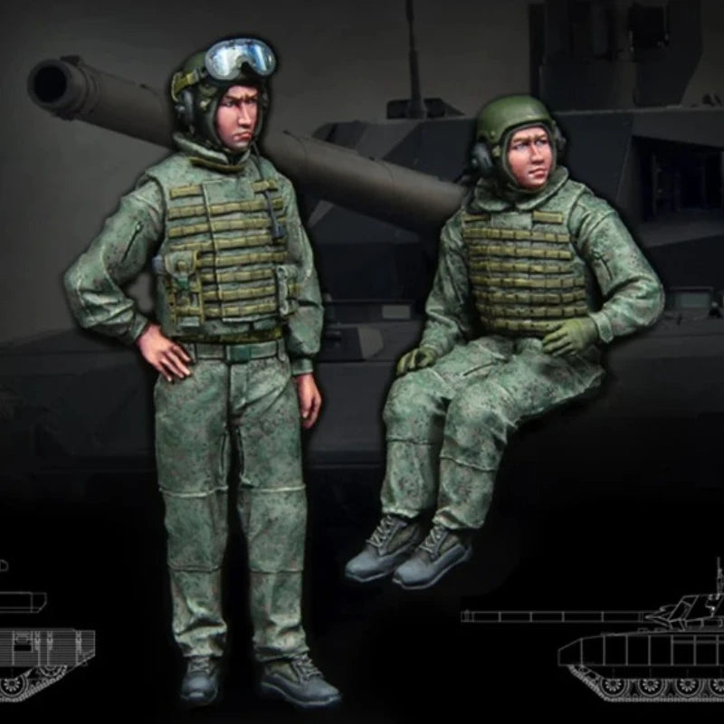 1/35 Modern Russian Tank Crew in Digital Camouflage, 2 Figures, Resin Model Figure Kit, Unassembled and Unpainted