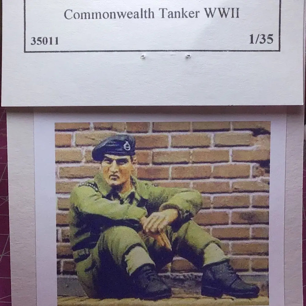 1/35 WWII Commonwealth Tank Crewman, Resin Model Figure Kit, Unassembled and Unpainted