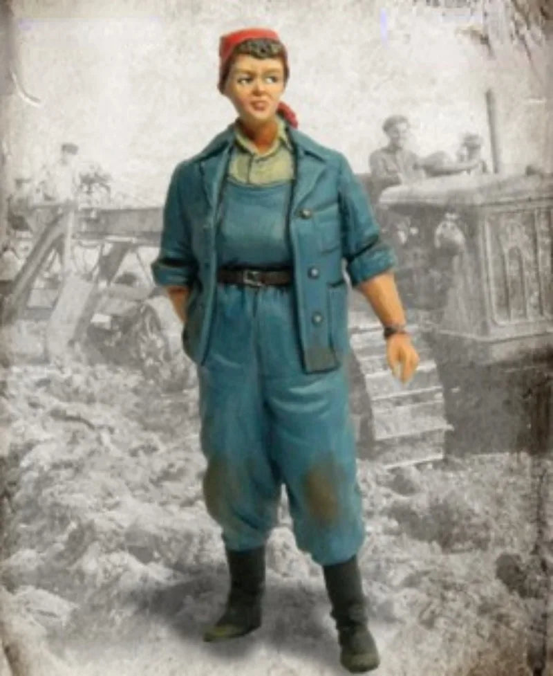 1/35 WWII Female Infantry Soldier, Resin Model Figure Kit, Unassembled and Unpainted