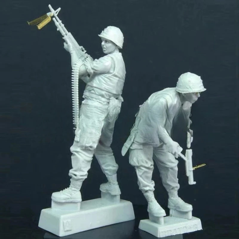 1/35 Modern US Infantry Squad Advancing and Firing, 2 Figures, Resin Model Figure Kit, Unassembled and Unpainted