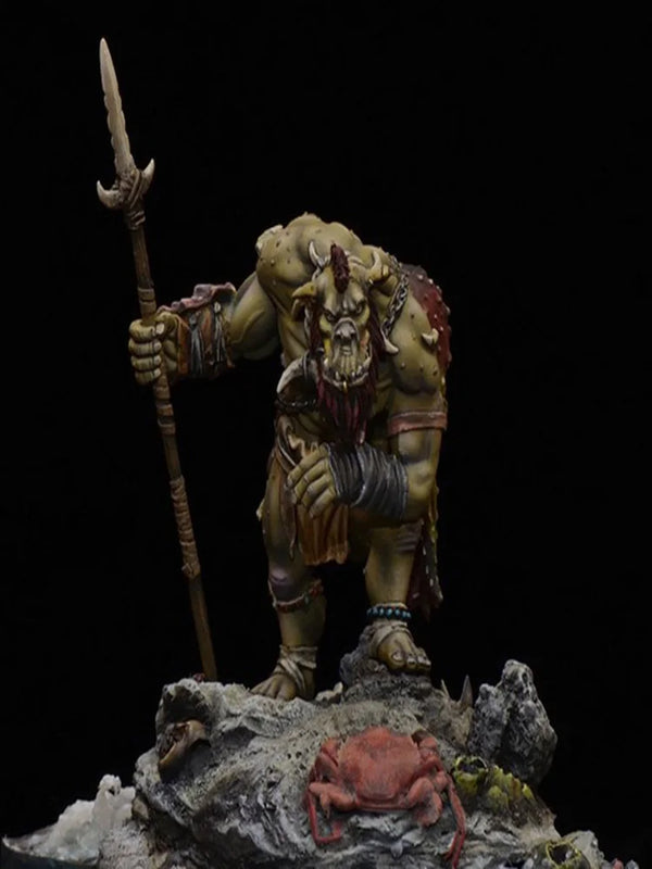 1/24 Orc Halberdier Towering Over Bone Pile, Resin Model Figure Kit, Fantasy Theme, Unassembled and Unpainted