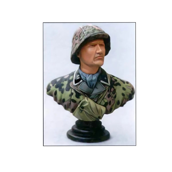 1/10 WWII German Soldier in Autumn Camouflage, Resin Model Bust Kit, Unassembled and Unpainted