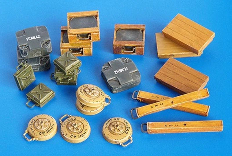 1/35 WWII Antitank Mines, Resin Model Terrain Kit, Unpainted