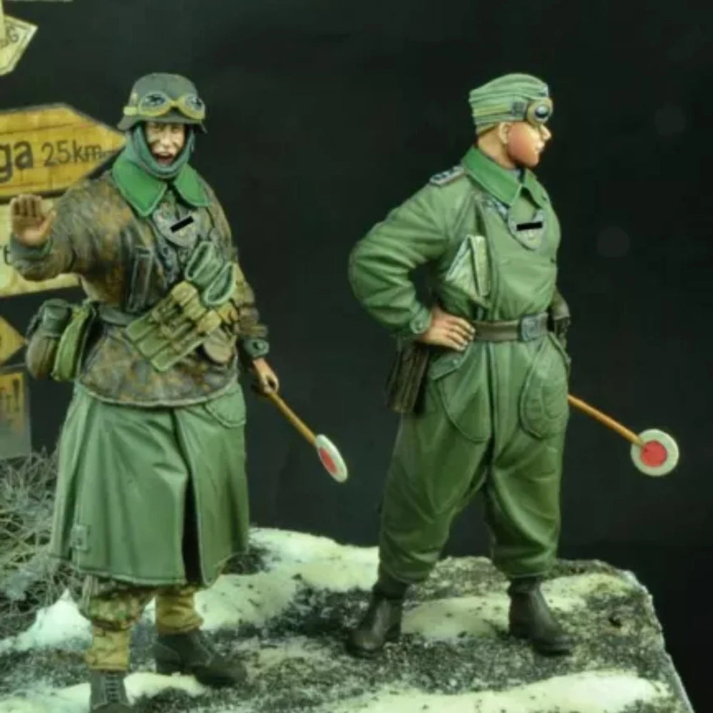 1/35 WWII German Gendarmerie, 2 Figures, Resin Model Figure Kit, Unassembled and Unpainted