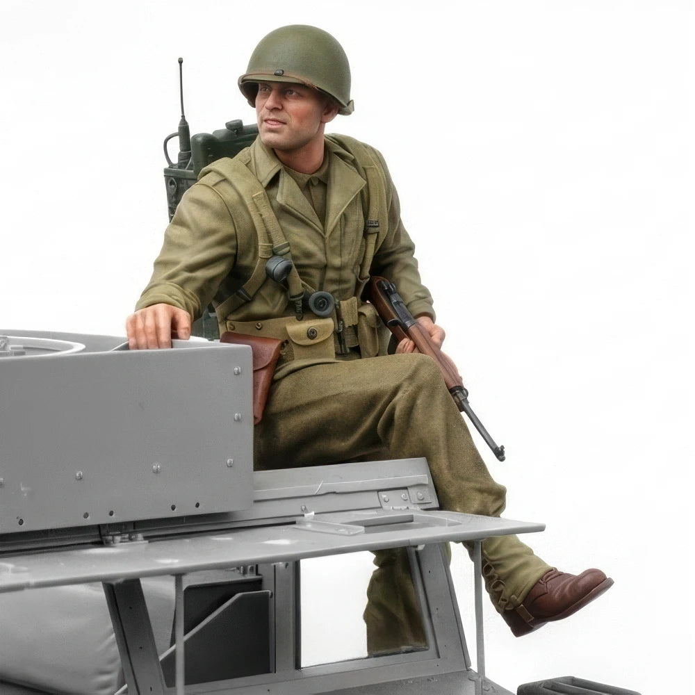 1/16 WWII U.S. Army Radio Operator, Resin Model Figure Kit, Unassembled and Unpainted