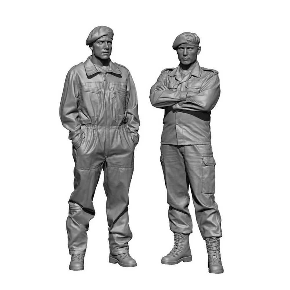 1/35 WWII German Tank Crew Briefing and Standing, 4 Figures, Resin Model Figure Kit, Unassembled and Unpainted