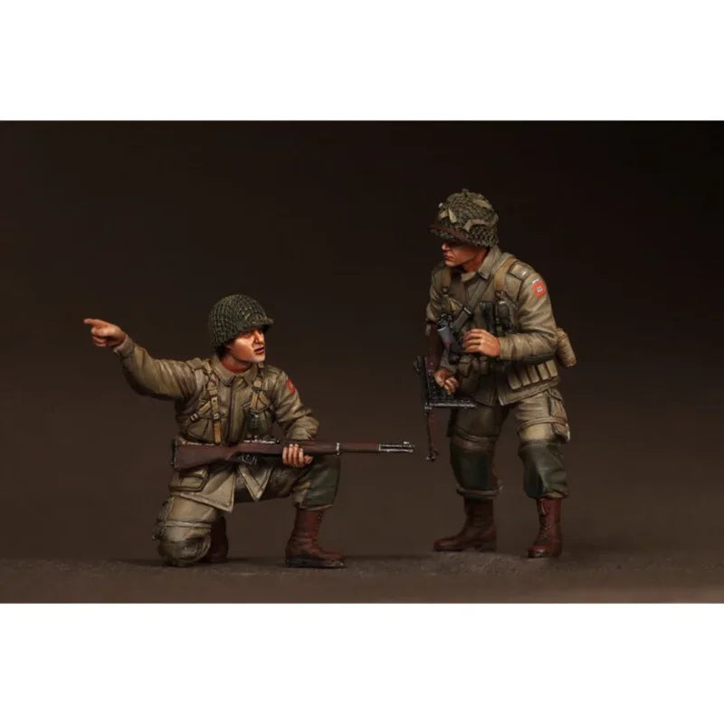 1/35 WWII US Infantry Charging with Rifles, 5 Figures, Resin Model Figure Kit, Unassembled and Unpainted