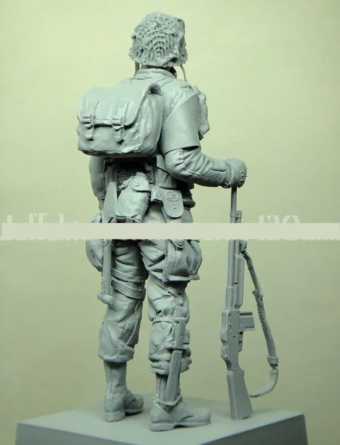 1/16 Modern Tactical Soldier with Combat Helmet, Resin Model Figure Kit, Unassembled and Unpainted