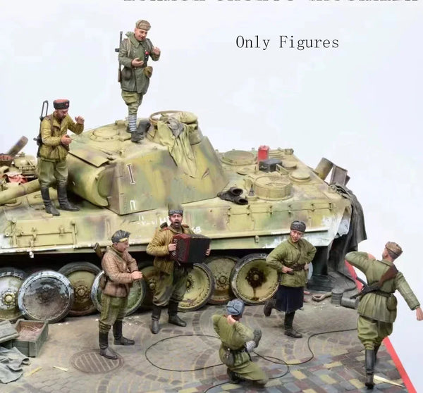 1/35 WWII German Tank Crew, 7 Figures, Resin Model Figure Kit, Unassembled and Unpainted