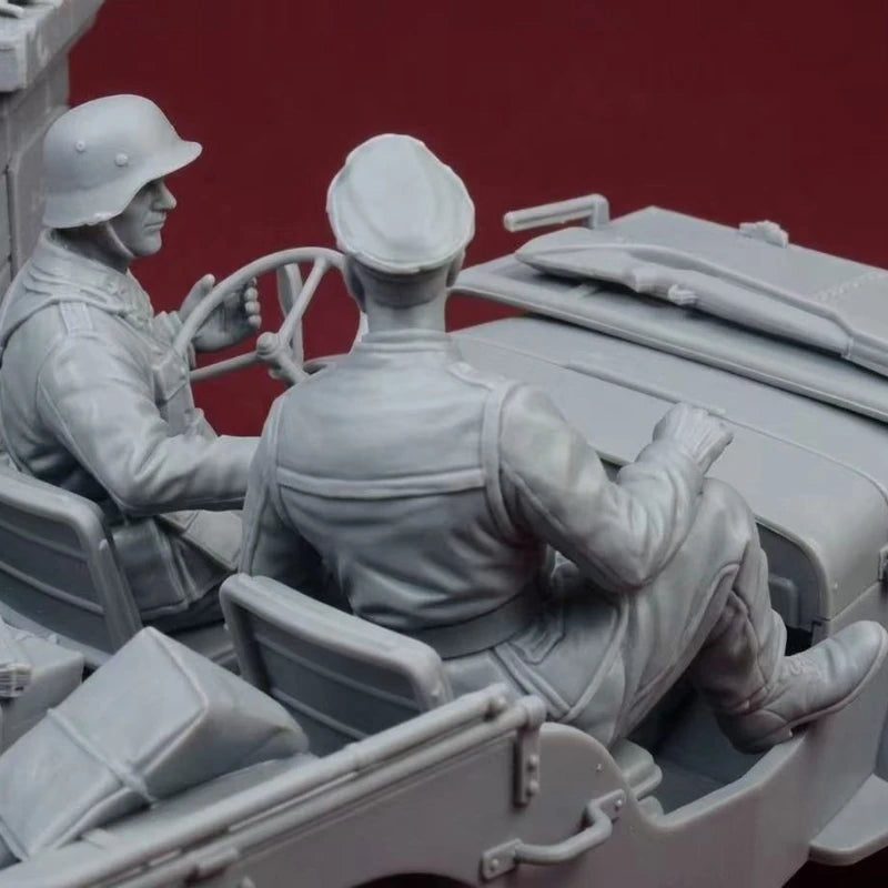 1/35 WWII Military Jeep Crew, 2 Figures, Resin Model Figure Kit, Unassembled and Unpainted