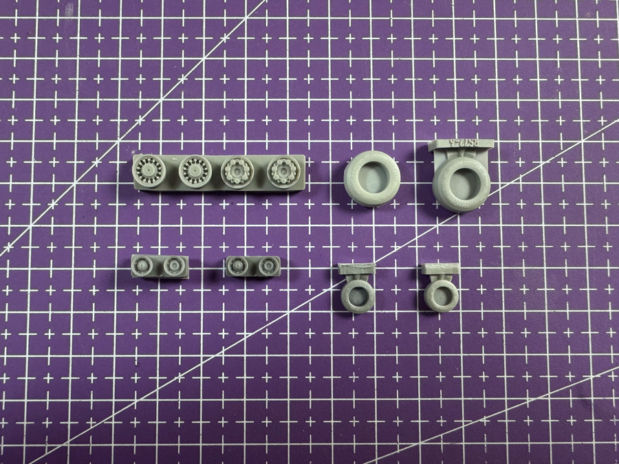 1/72 Scale Resin Aircraft Wheel and Landing Gear Model Kit - resin model view 2