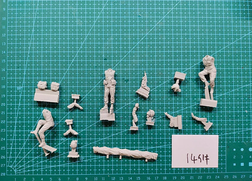 1/35 Vietnam War M113 Crew & Infantry, 6 Figures, Resin Model Figure Kit, Unassembled and Unpainted