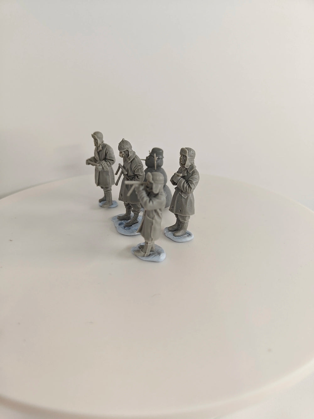 1/35 WWII Civilian, 6 Figures, Resin Model Figure Kit, Unassembled and Unpainted