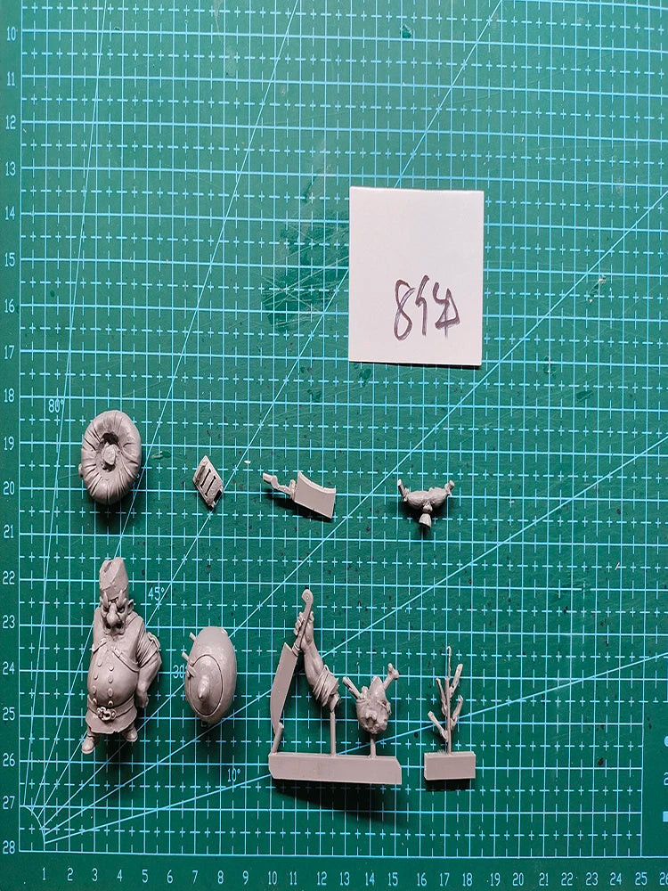 1/32 Dwarf Warrior with Ornate Beard and Battle Axe, Resin Model Figure Kit, Fantasy Theme, Unassembled and Unpainted