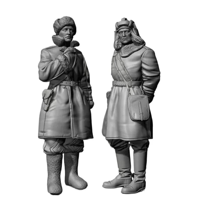 1/35 WWII Soviet Tank Commander with Binoculars and Loader, 2 Figures, Resin Model Figure Kit, Unassembled and Unpainted