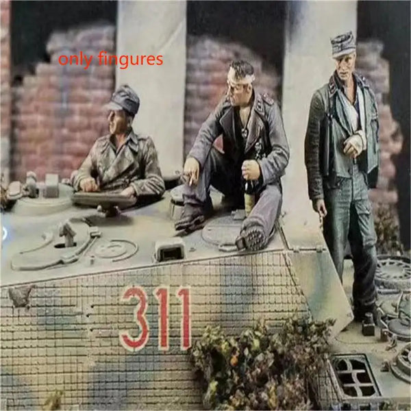 1/35 WWII German Military Personnel, 3 Figures, Resin Model Figure Kit, Unassembled and Unpainted