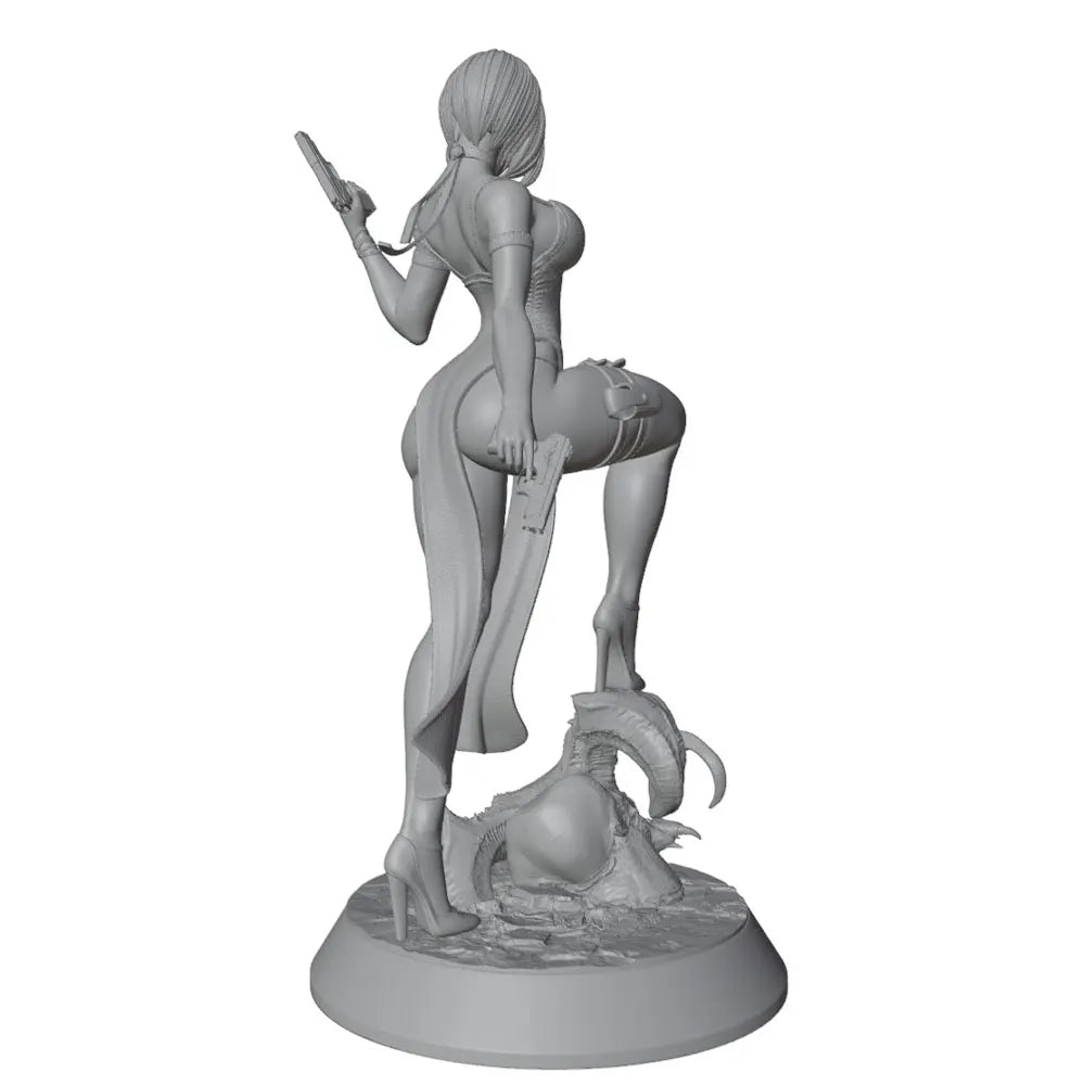 1/24 Female Warrior with Swords, Resin Model Figure Kit, Fantasy Theme, Unassembled and Unpainted