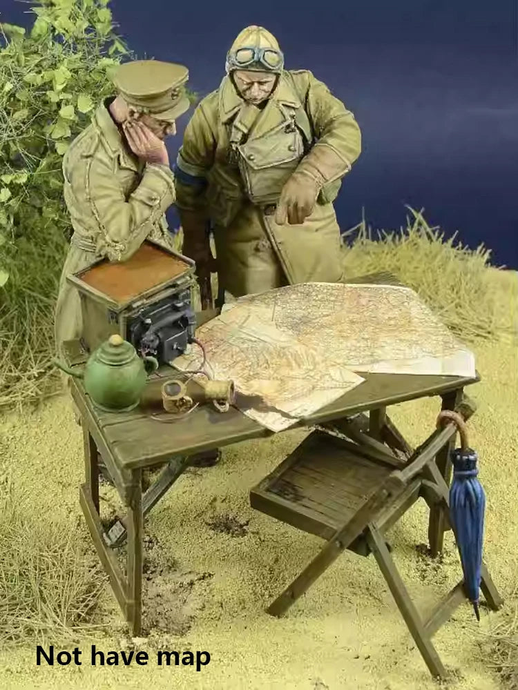 1/35 WWII British Officers at Command Post, 2 Figures, Resin Model Diorama Kit, Unassembled and Unpainted