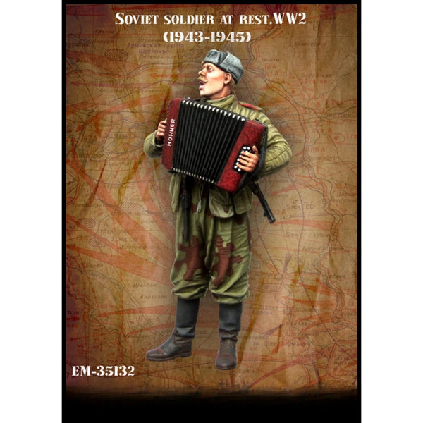 1/35 WWII Soviet Red Army Soldiers with Accordion, 6 Figures, Resin Model Figure Kit, Unassembled and Unpainted