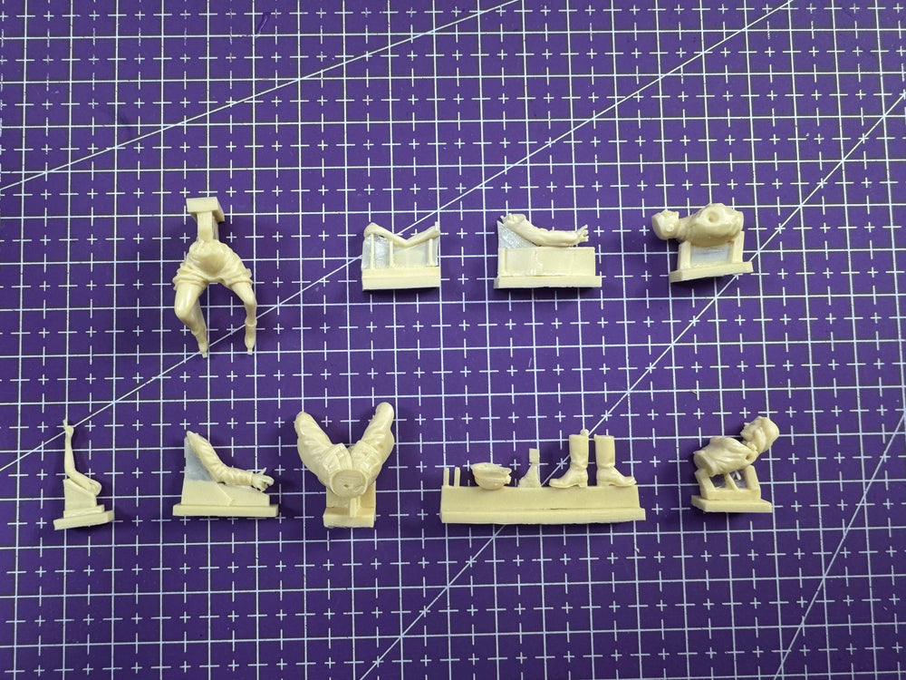 1/35 WWII German Soldier and Civilian Woman, 2 Figures, Resin Model Figure Kit, Unassembled and Unpainted
