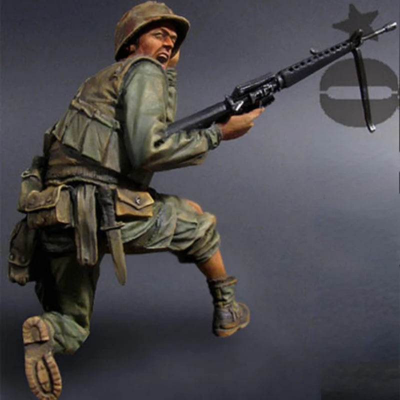1/35 Vietnam War US Soldier Firing Rifle with Bipod, Resin Model Figure Kit, Unassembled and Unpainted