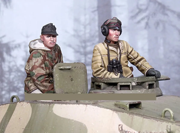 1/35 WWII German Panzer Crew in Multiple Uniforms, 3 Figures, Resin Model Figure Kit, Unassembled and Unpainted