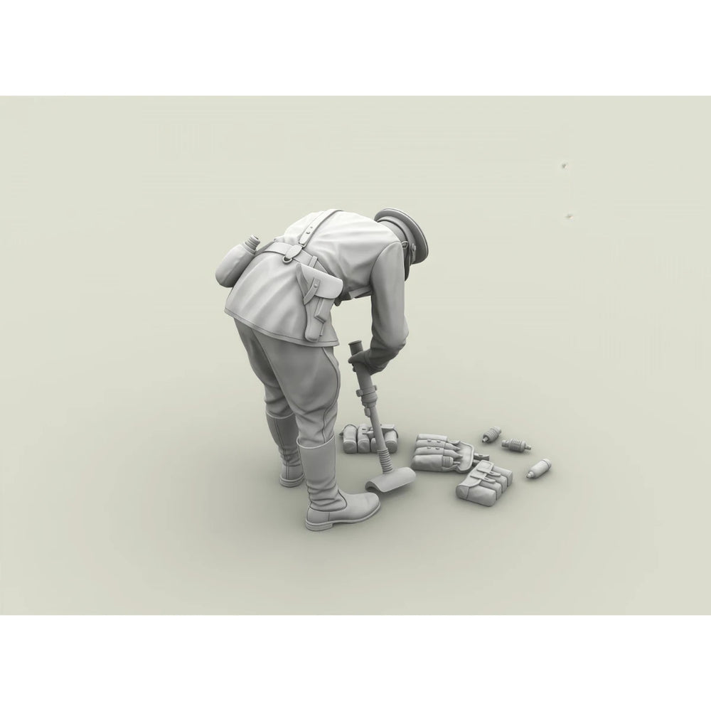 1/35 WWII Soviet Red Army Soldier with Mortar, Resin Model Figure Kit, Unassembled and Unpainted