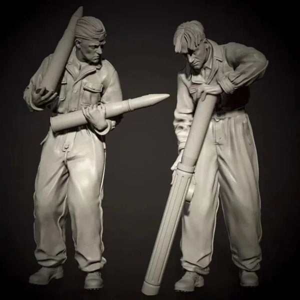 1/35 WWII German Ammunition Transport, 2 Figures, Resin Model Figure Kit, Unassembled and Unpainted
