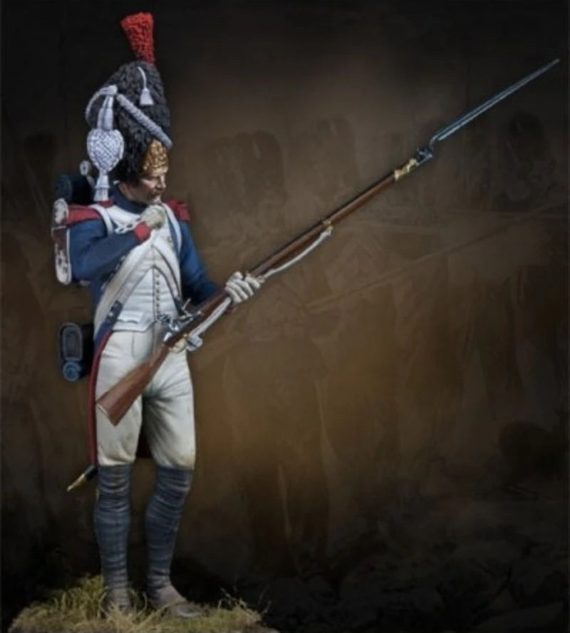 1/24 Napoleonic French Guard Grenadier Advancing with Bayoneted Musket, Resin Model Figure Kit, Unassembled and Unpainted