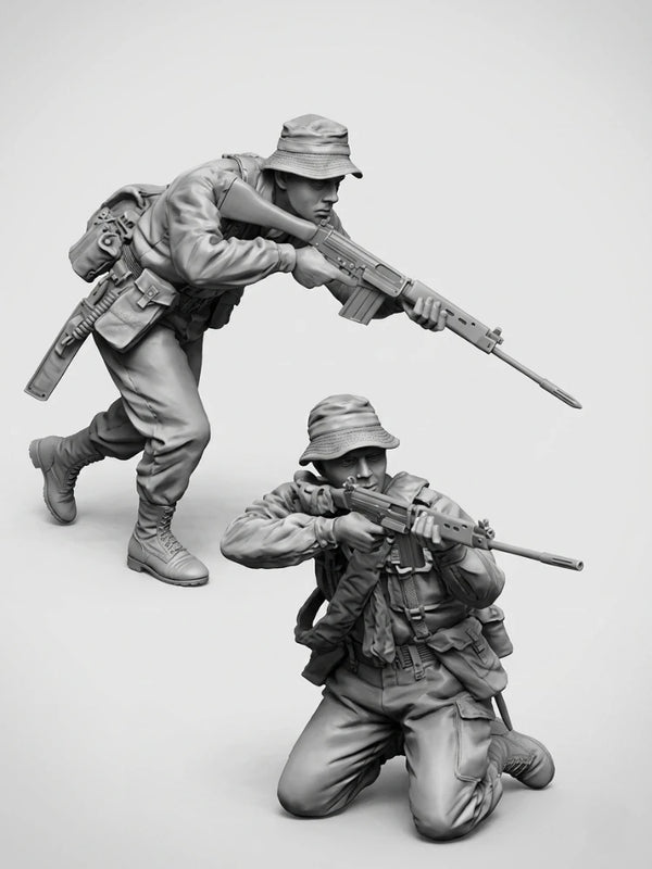 1/35 WWII German Infantry Combat Squad, 2 Figures, Resin Model Figure Kit, Unassembled and Unpainted
