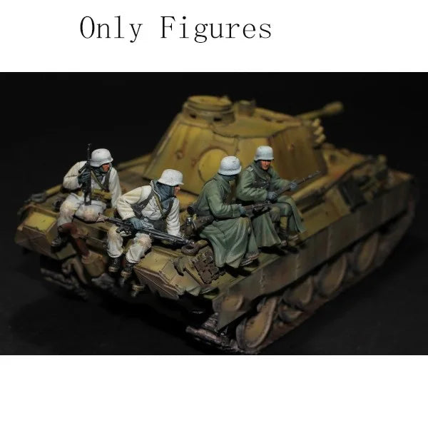 1/35 WWII German Panzer Crew with Commander, 4 Figures, Resin Model Figure Kit, Unassembled and Unpainted