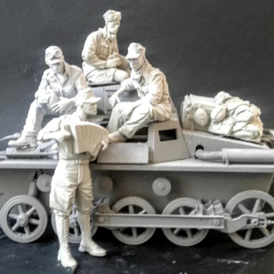 1/16 WWII African Legion Armored Crew, 4 Figures, Resin Model Vehicle Kit, Unassembled and Unpainted
