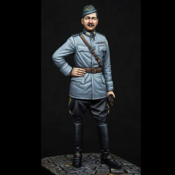 1/35 WWII Finnish Marshall Officer, Resin Model Figure Kit, Unassembled and Unpainted