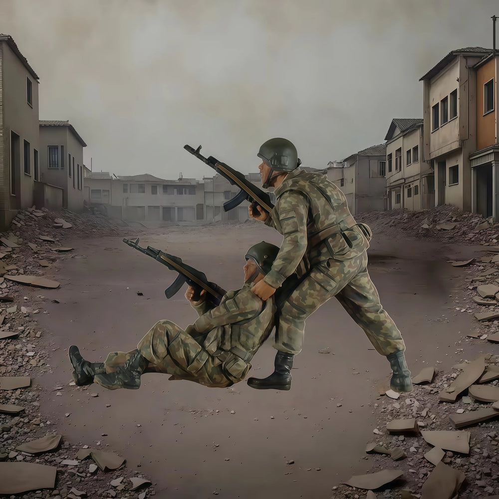 1/35 Modern Infantryman Suppressing Fire As Teammate Advances, 2 Figures, Resin Model Figure Kit, Unassembled and Unpainted