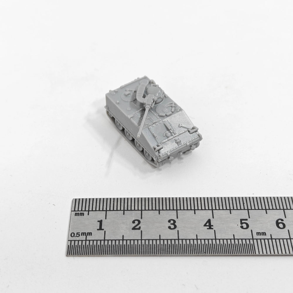 1/144 Cold War M114A1 Armored Personnel Carrier, Resin Model Vehicle Kit, Unassembled and Unpainted