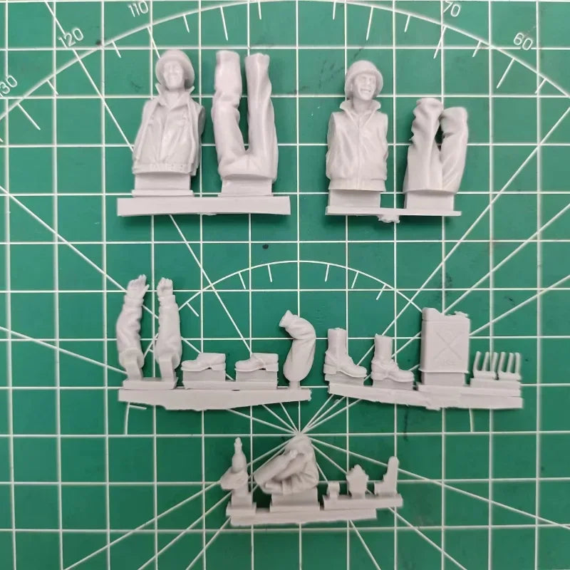 1/35 WWI US Soldier, 2 Figures, Resin Model Figure Kit, Unassembled and Unpainted