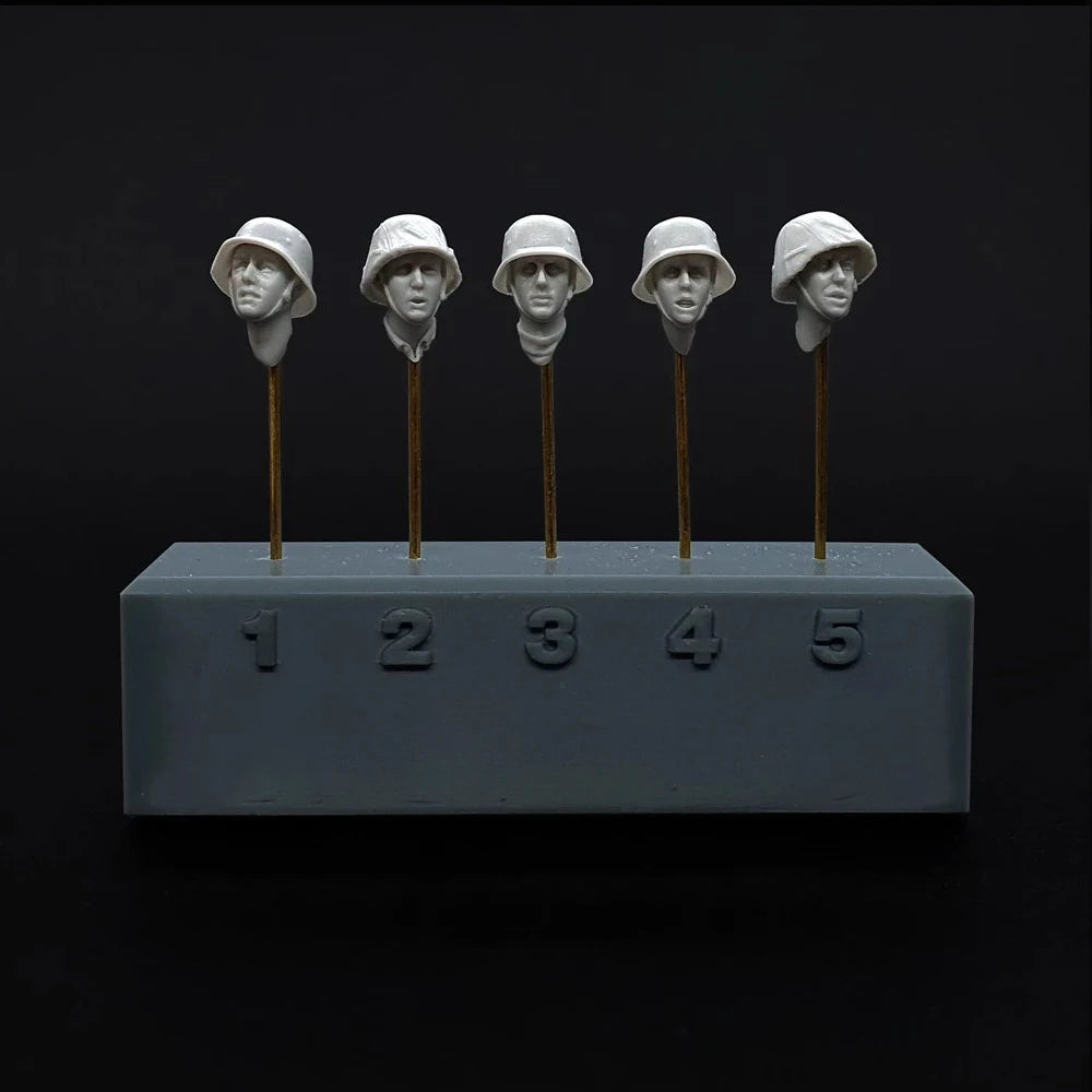 WWII German Soldier Heads — 1/35 Resin Figure