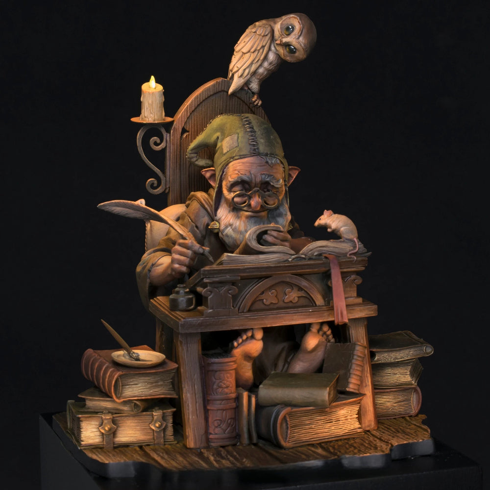 1/24 Dwarf Wizard at Workbench, Resin Model Figure Kit, Fantasy Theme, Unassembled and Unpainted